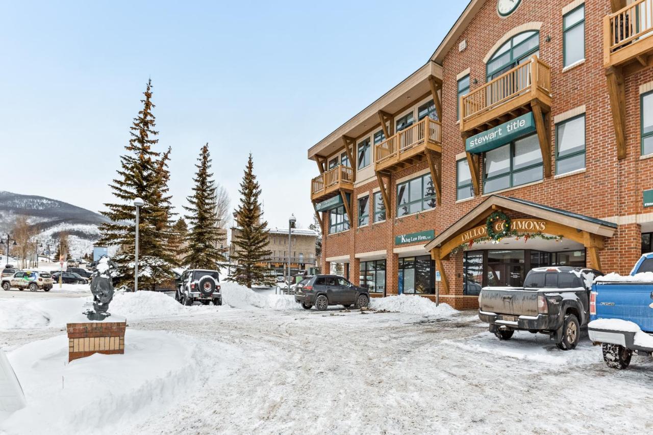 Отель Dillon Commons Экстерьер фото